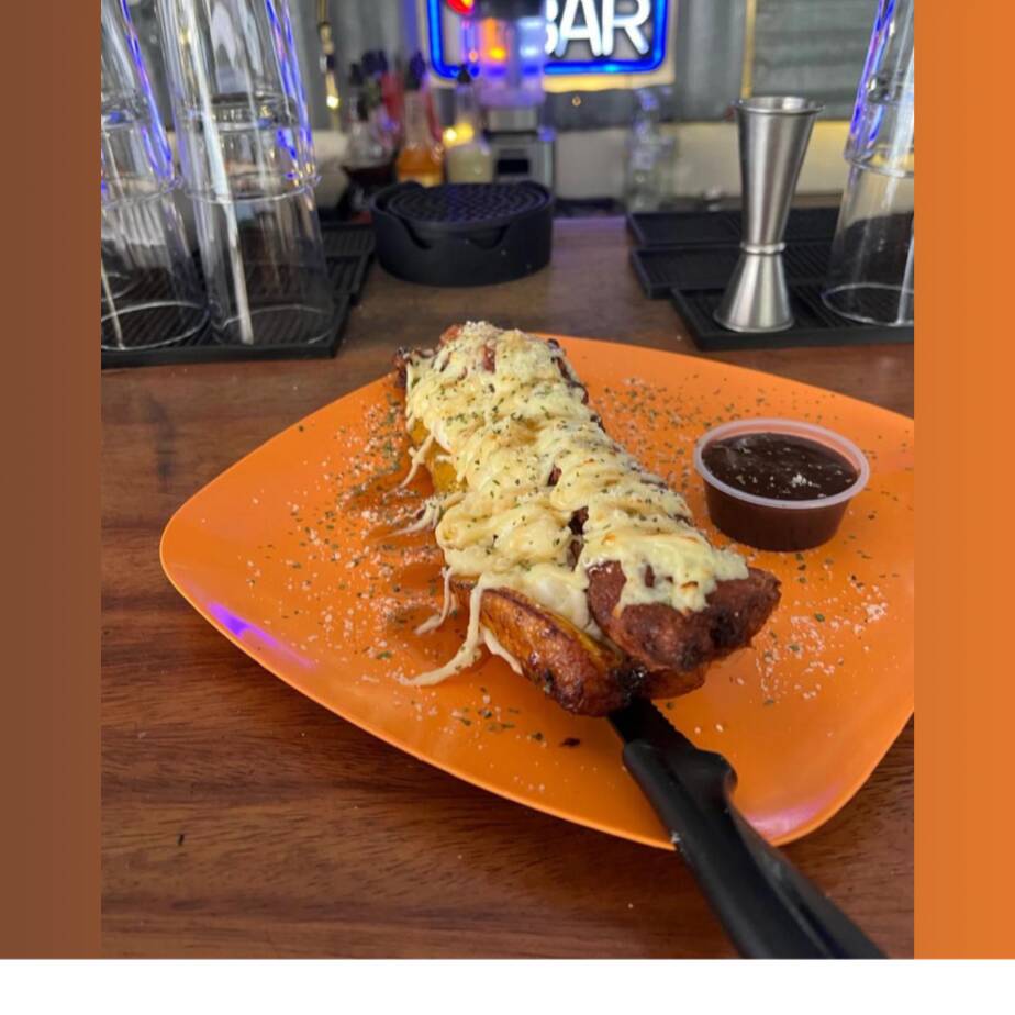 Platano Philadelphia "PolloCrispy" + 1 BBQ