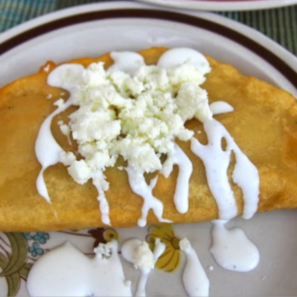 QUESADILLA GIGANTE FRITA DE QUESO FUNDIDO