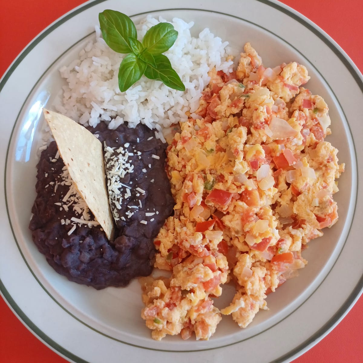 Huevos Revueltos a la mexicana