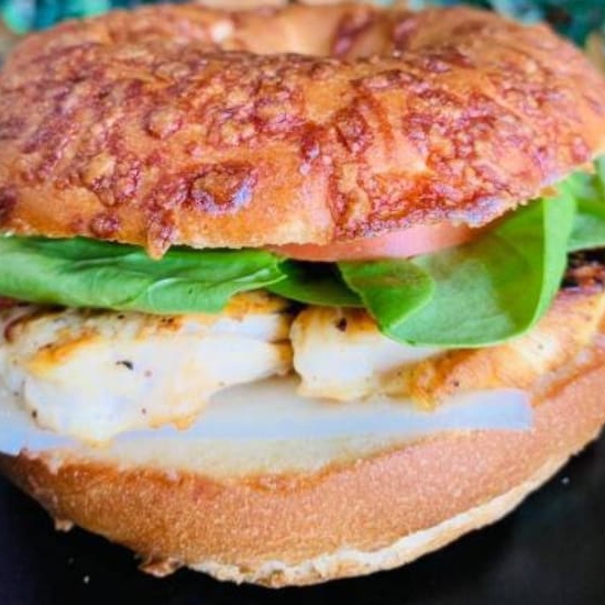 Bagel de Pechuga de Pollo