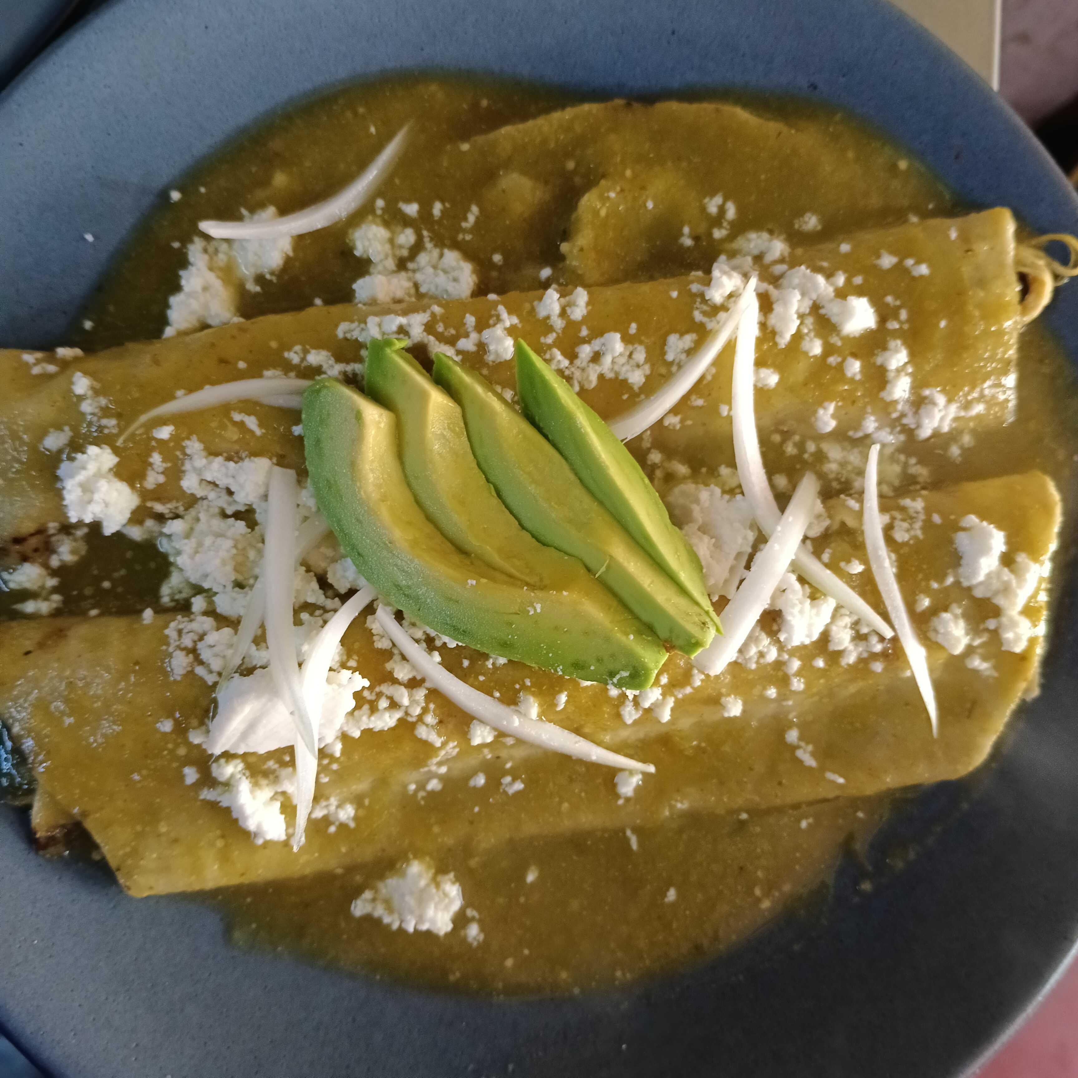 Enchiladas Suizas Rellenas