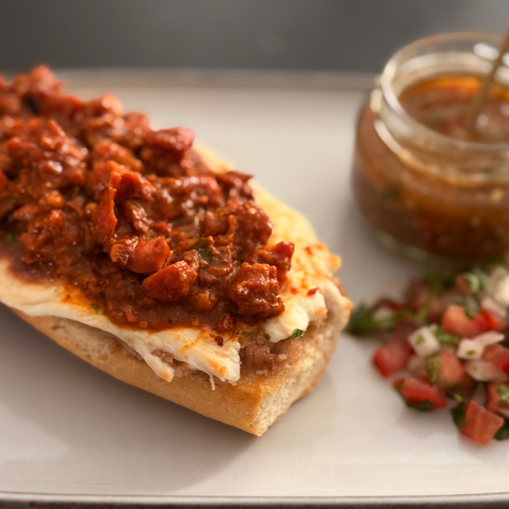 Mollete Salado Con Chicharrón
