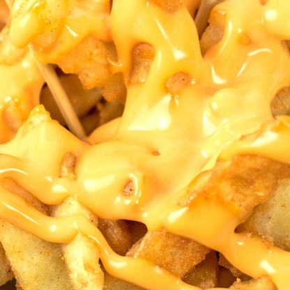 Papas Fritas con Queso Fundido