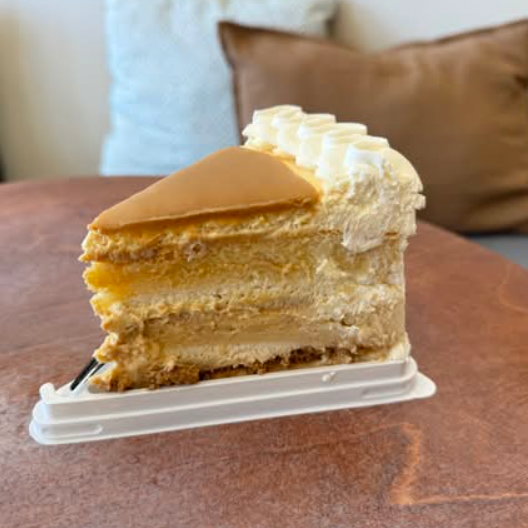 Rebanada de pastel de caramelo