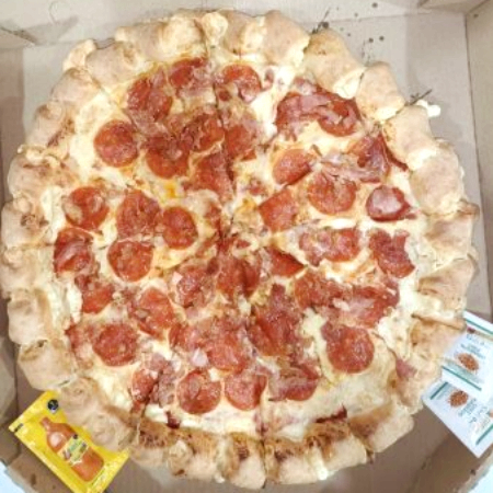 Pizza Familiar con Orilla Dedos de Queso