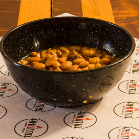 FRIJOLES CON BRISKET