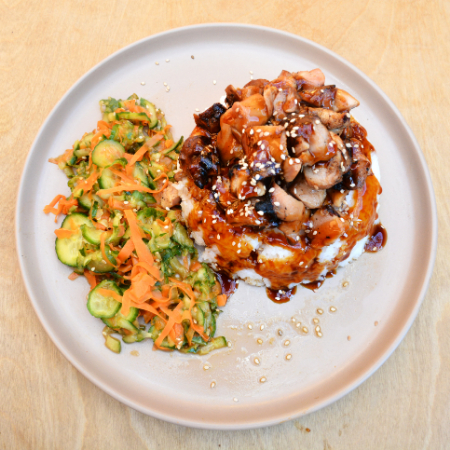 Teriyaki de Pollo al Carbón con Ensalada