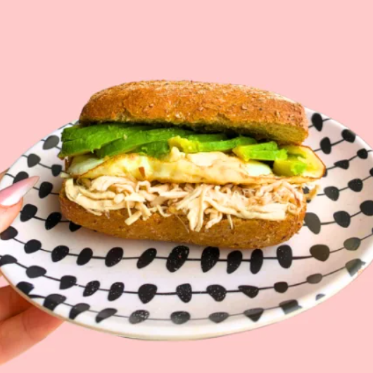Sándwich Pollo, Huevo y Palta
