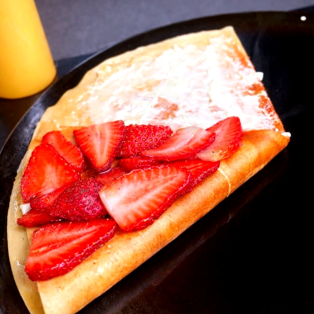 Pa tu antojo crepa de fresa y queso crema