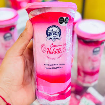 Helado de Fresas con Crema