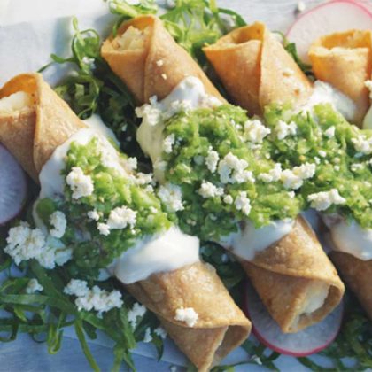 Tacos dorados de Pollo