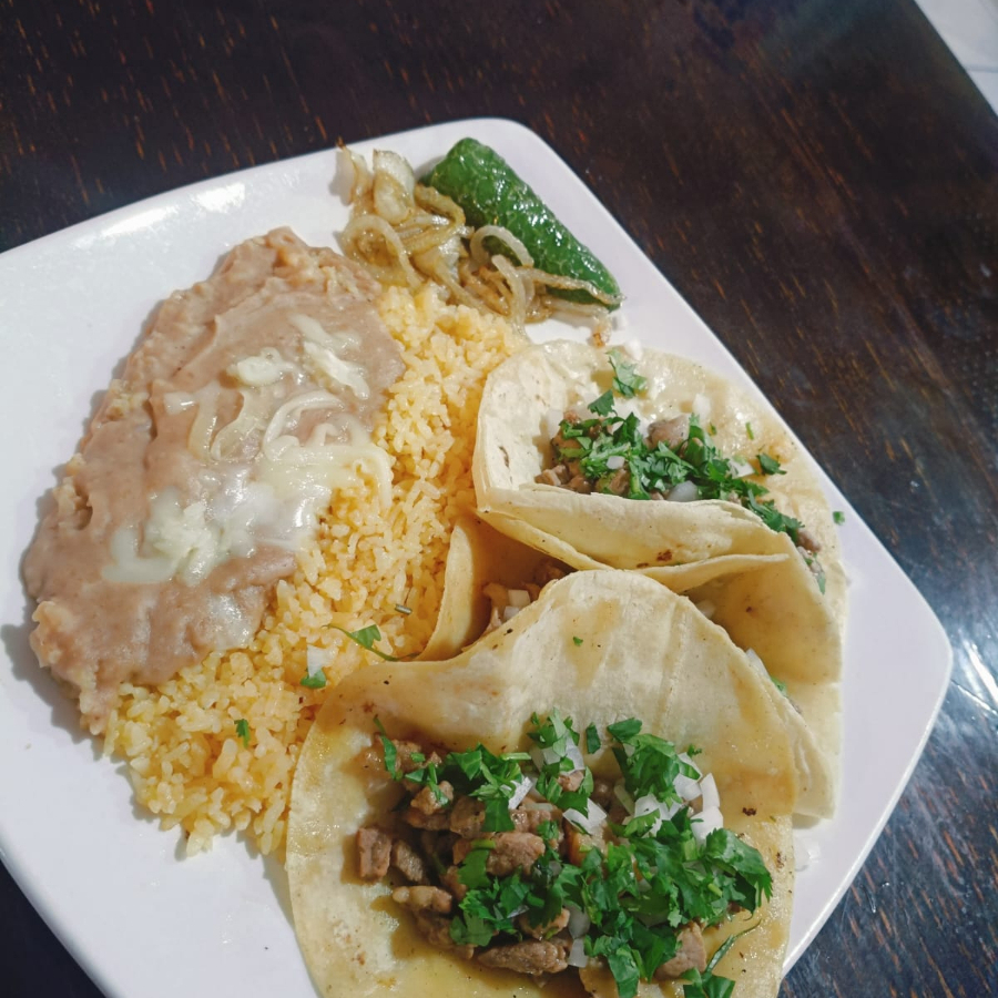 3 Tacos de Pastor con Arroz y Frijol, Agua del Dia