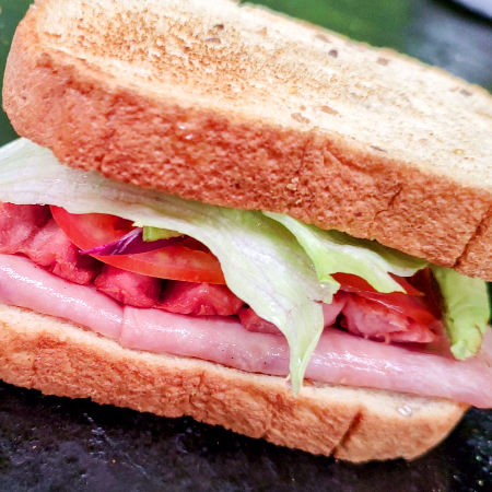 Sandwich Mixto Con Cafe