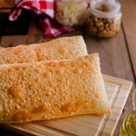 Massa artesanal ELITE, carne moída bem recheado