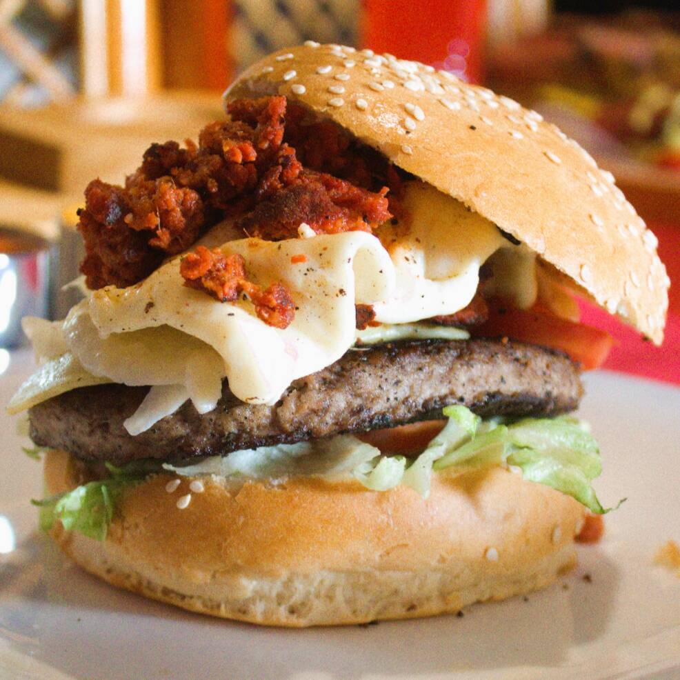 Hamburguesa con Choriqueso