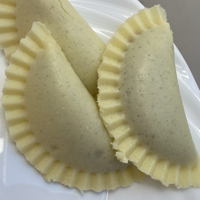 🥛🍫 Pastel de Leite Ninho com Nutella
Delicioso pastel feito com massa de Leite Ninho, macia e saborosa, recheado com cremoso e irresistível Nutella. Uma combinação perfeita para quem ama um docinho bem recheado! 😍✨