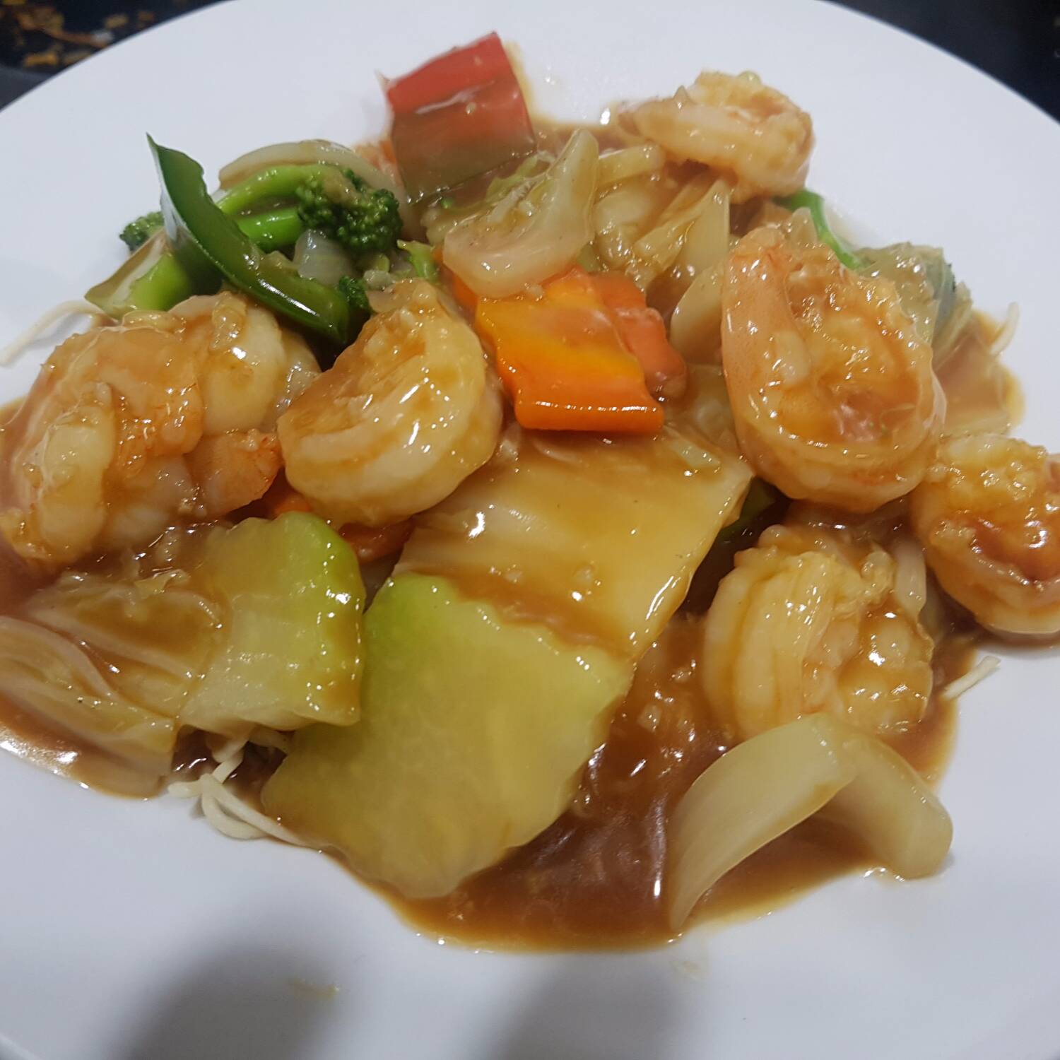 Chop Suey con Pollo y Camarones