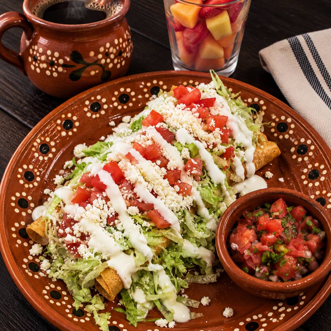 Flautas de Res + Fruta + Café