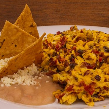 Huevos con Chorizo