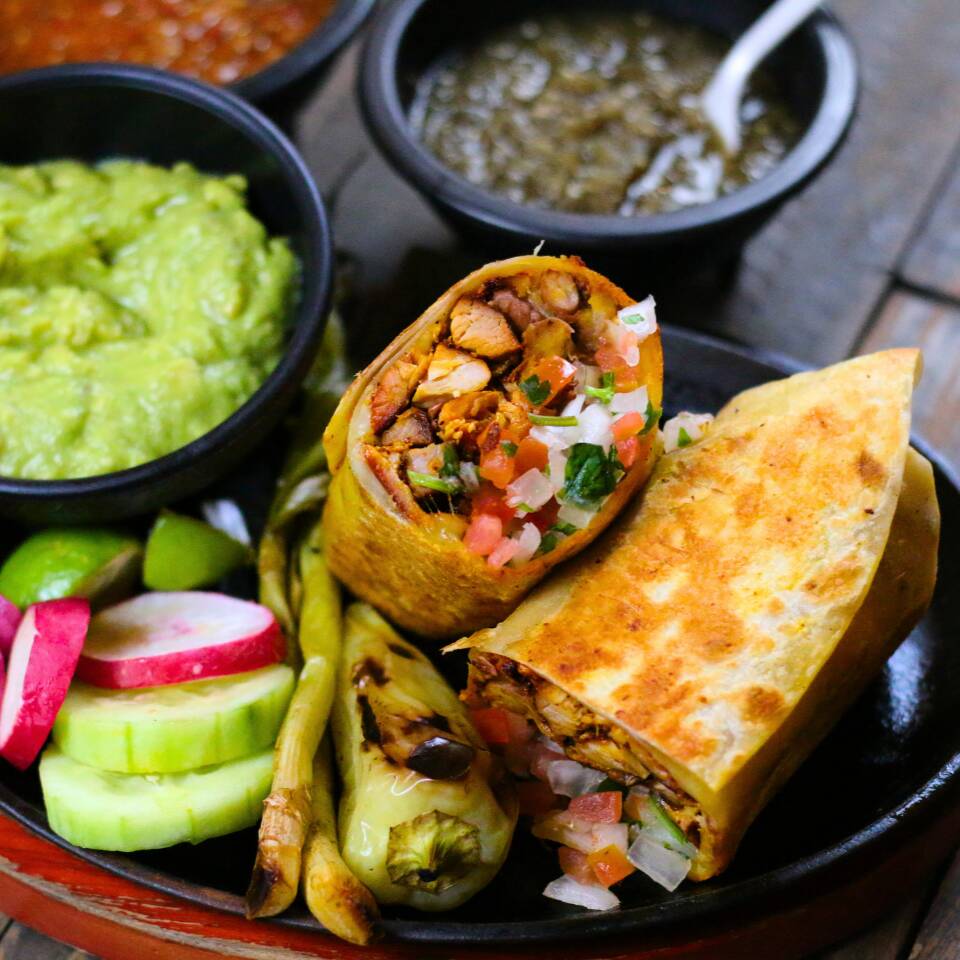 COMBO Burro Pollo Pastor +Té de limón 20oz Gratis!
