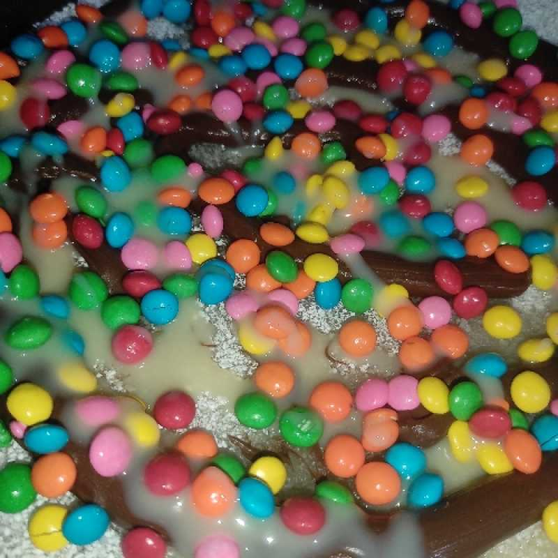 Coco com Doce de leite, Chocolate e M&M's 23 cm