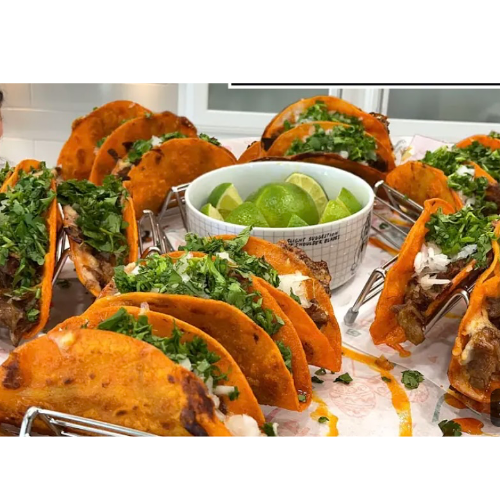 2 Tacos dorados + 1 consome chico.