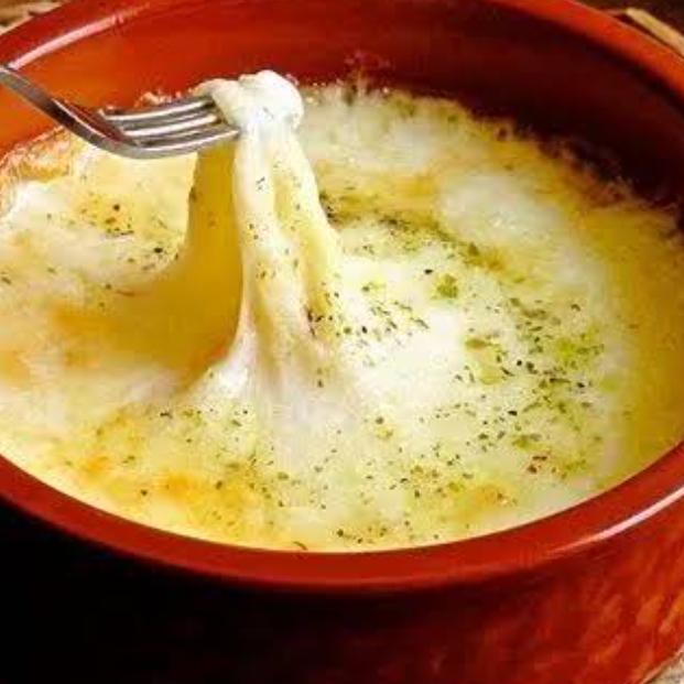 QUESO FUNDIDO (puro Queso y Totopos)