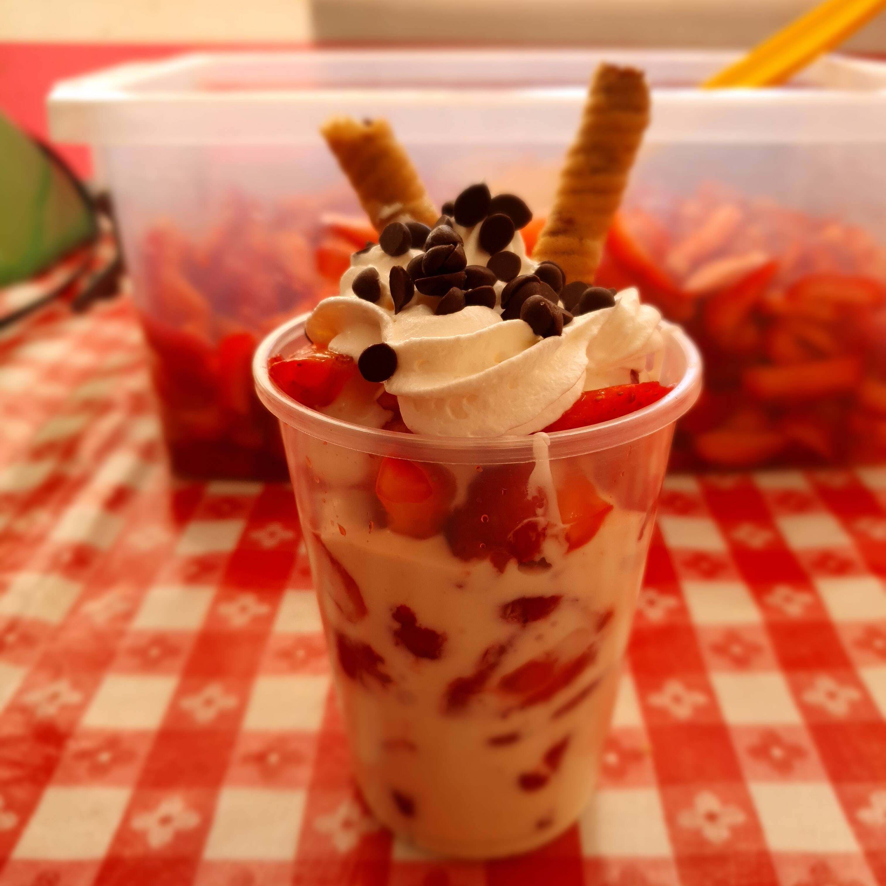 Fresa Con Crema Vaso 10oz.