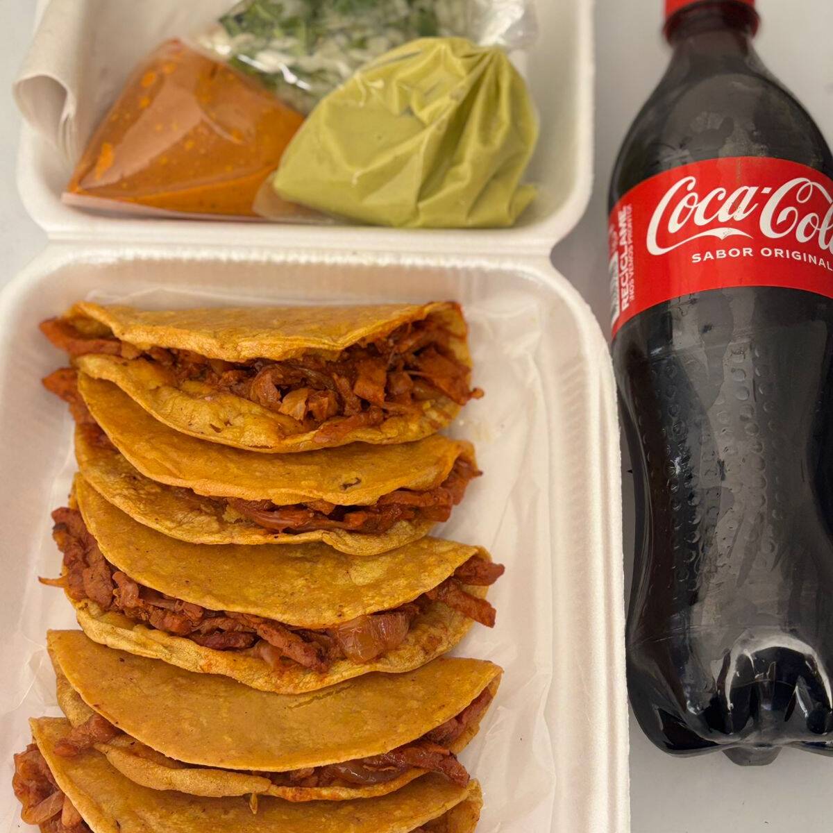 5 TACOS TROMPO Y COCA COLA 600 ML