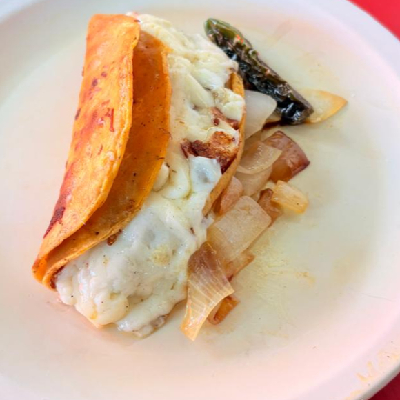 Taco Dorado con Queso