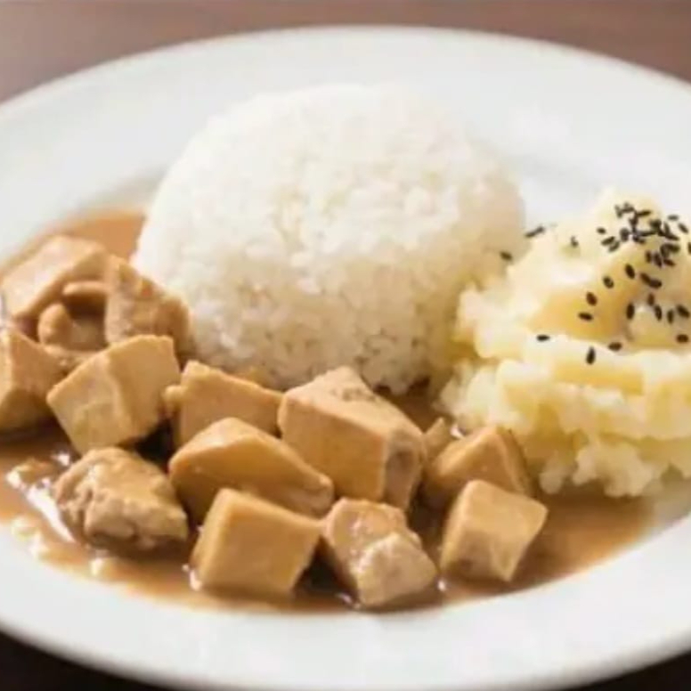 • Descrição: Um strogonoff de frango leve e delicioso, servido com arroz jasmim e purê funcional. Combinando sabor e nutrição em um só prato. • Sem Glúten, Zero Lactose, Sem Conservantes E Ultracongelado. • Ingredientes: Frango, arroz jasmim, biomassa de banana verde, extrato de soja, tomate, batata, proteína isolada da ervilha, azeite, chia, alho, cebola, limão, salsa e sal. • Modo De Consumo: Aquecer em micro-ondas, airfryer ou forno convencional de 5 a 8 min*ver embalagem