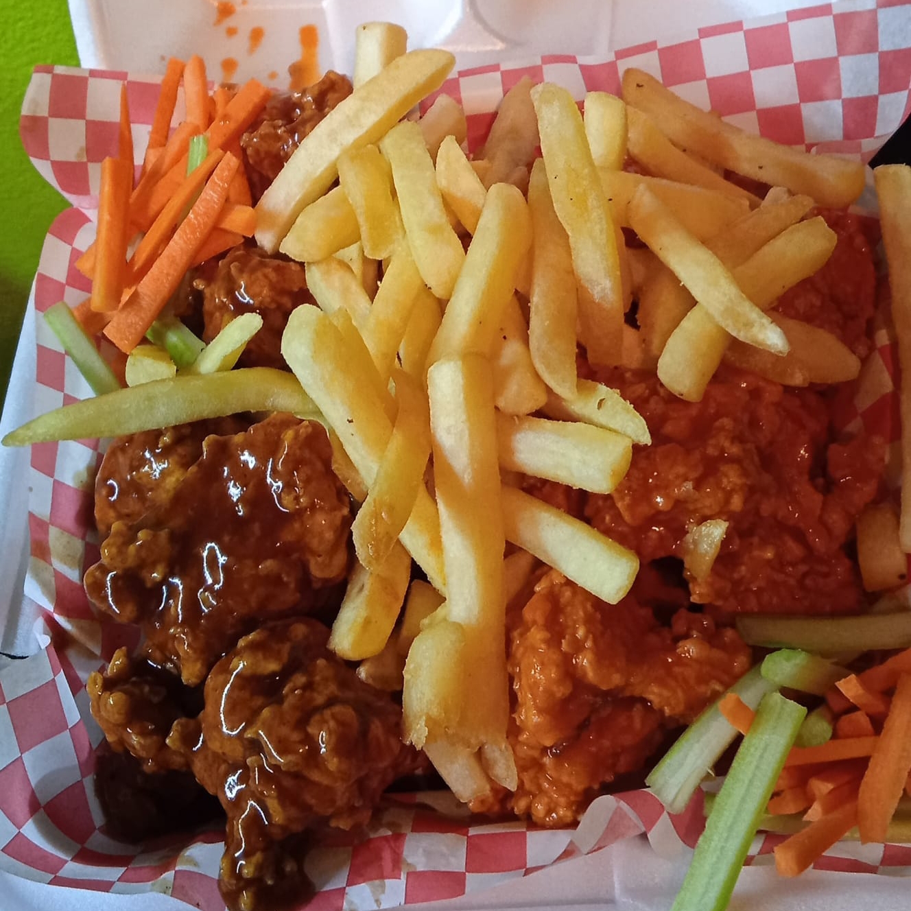 Beneless 12 pzas+Papas 🍗🍟
