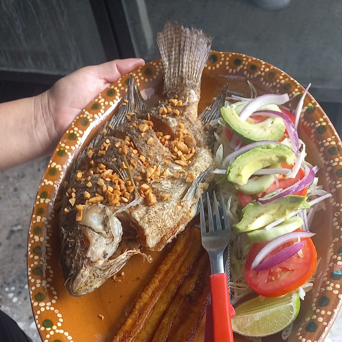MOJARRA FRITA CON EXTRA AJO