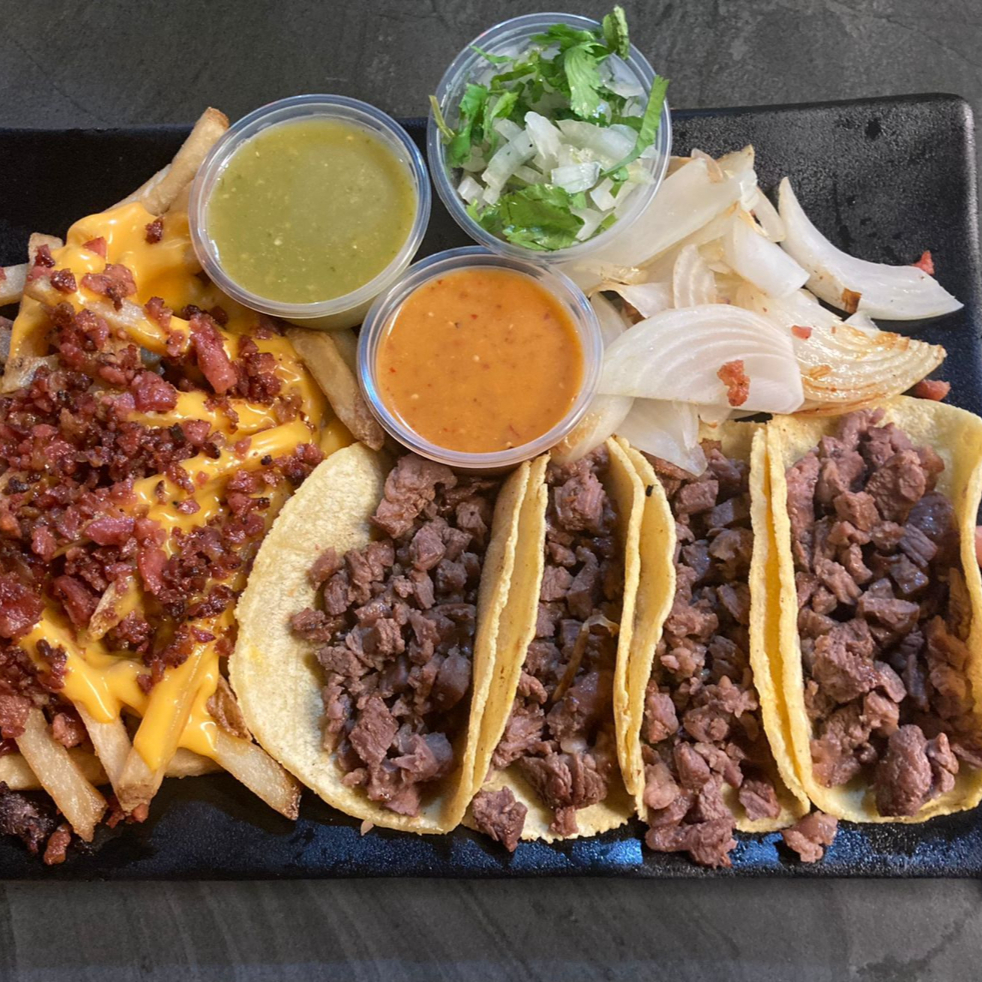 4 Tacos con Papas, Queso y Tocino