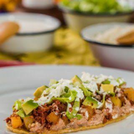 Huarache de Papas con Longaniza