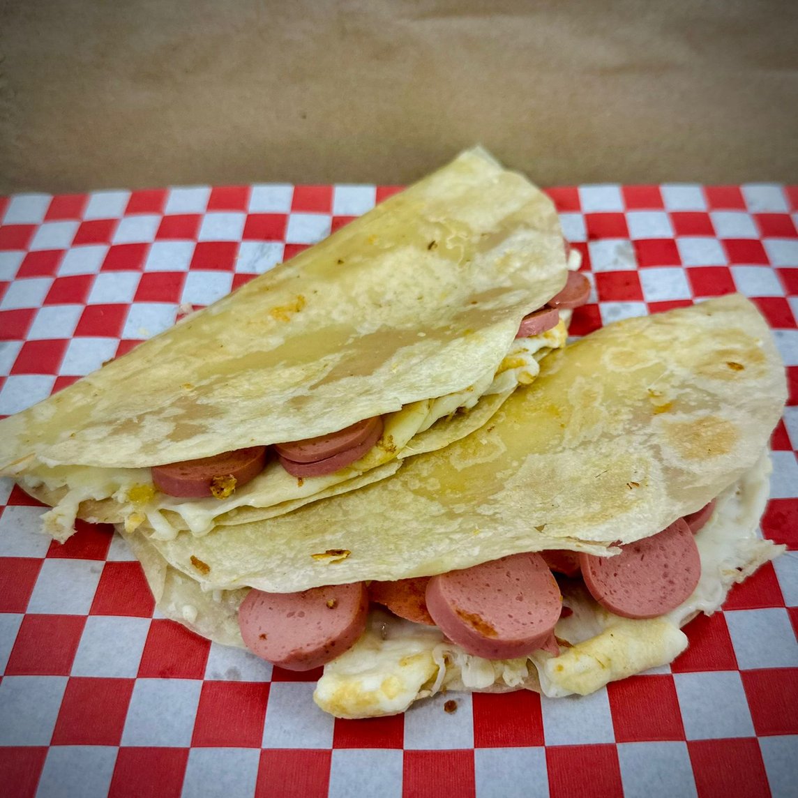 Quesadilla Salchicha
