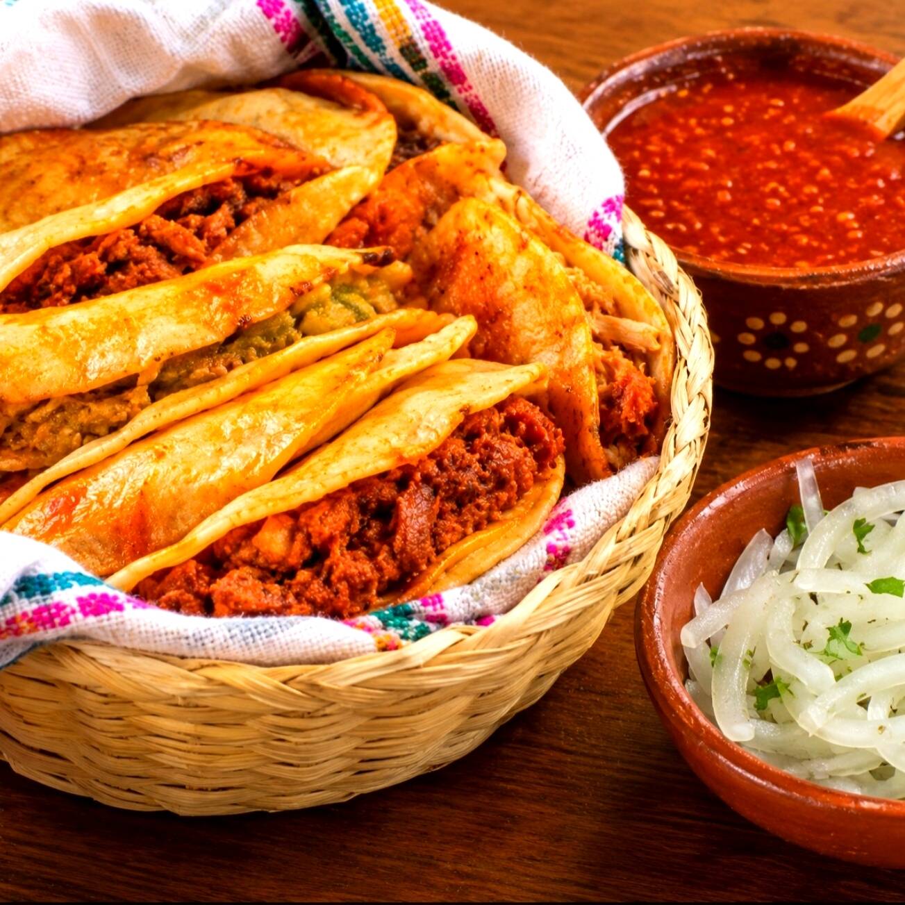 TACO DE CANASTA DE CERDO