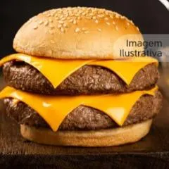 Pão, hambúrguer de picanha 56g, duas camadas de cheddar, molho especial.