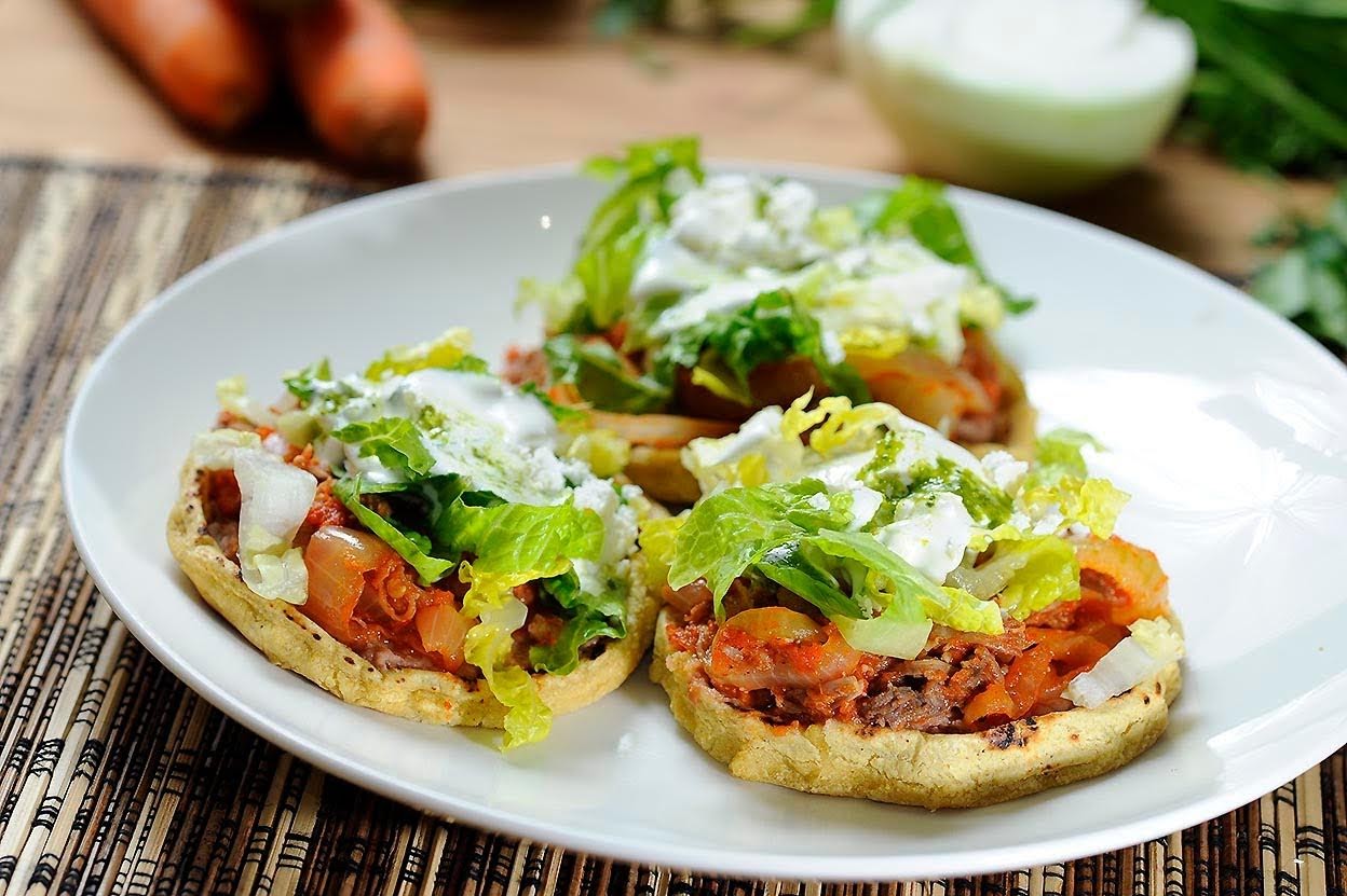 6 SOPES COMBINADOS + 2 AGUAS FRESCAS