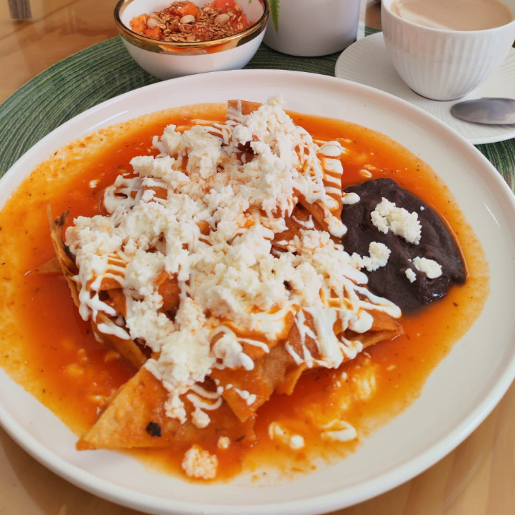 Chilaquiles Sencillos Rojos