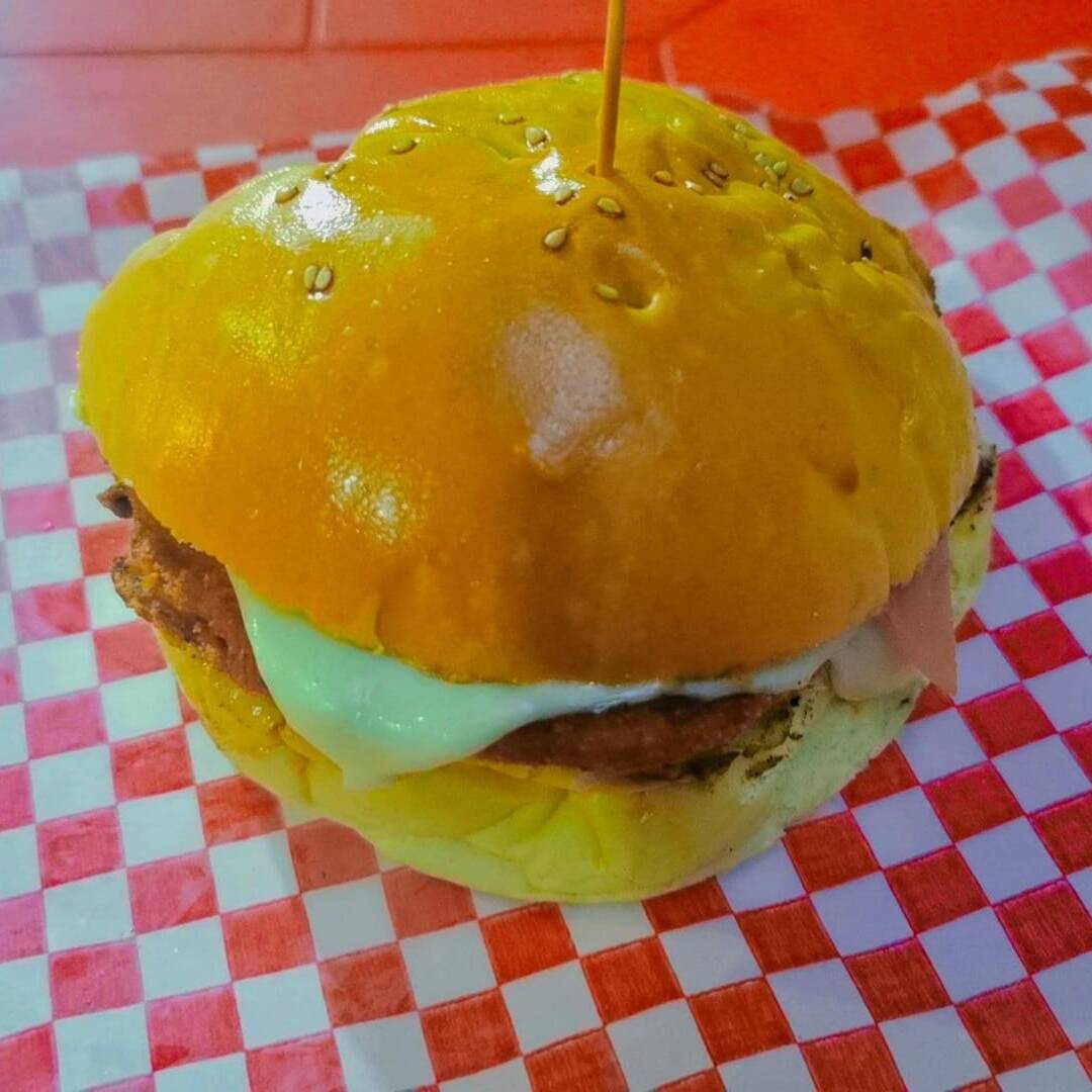 Burger de Pollo Apanado + Bebida