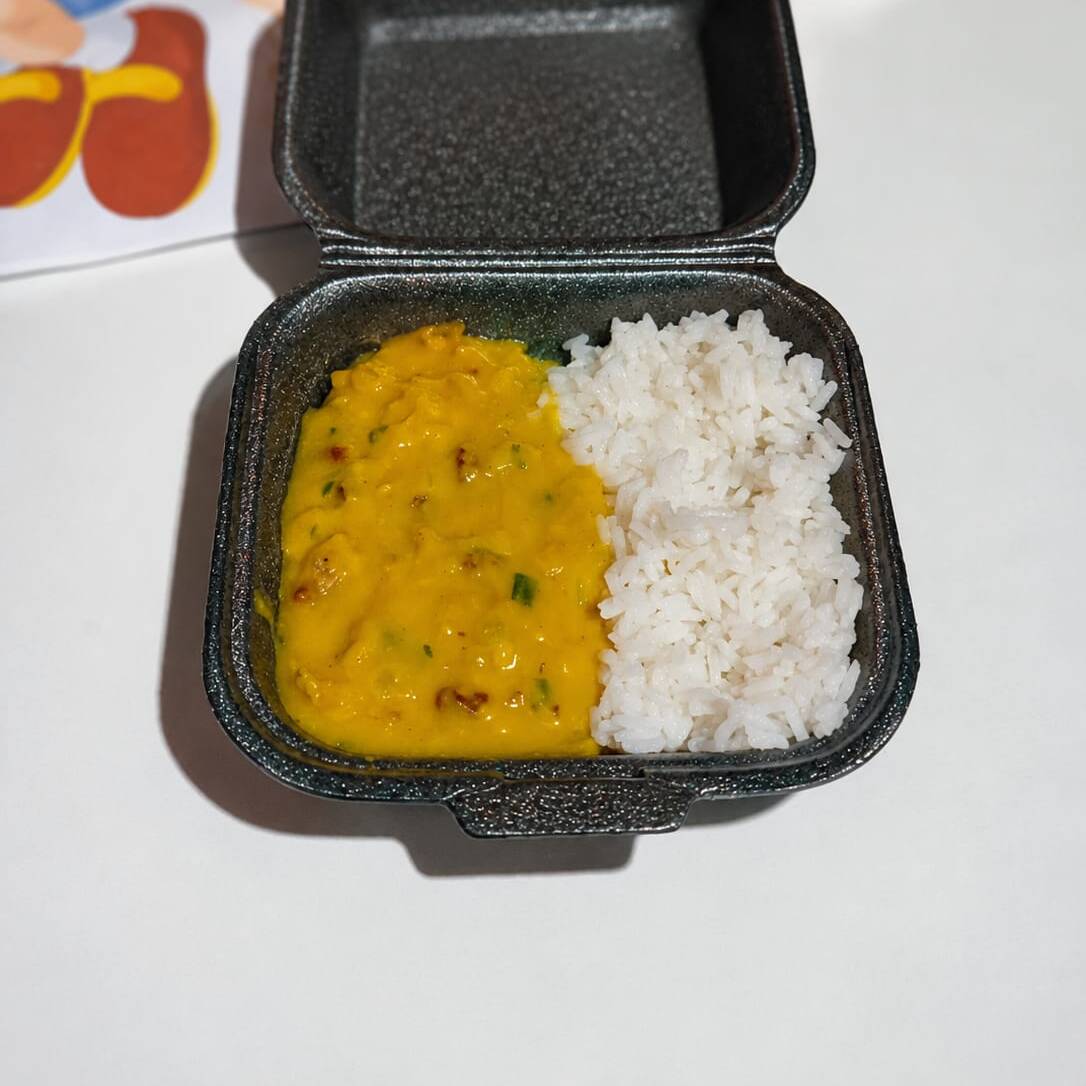 Delicioso vatapá cremoso preparado com tempero caseiro e charque desfiada bem saborosa. Uma combinação irresistível, feita com carinho e muito sabor! Ideal para quem ama uma refeição diferente e bem