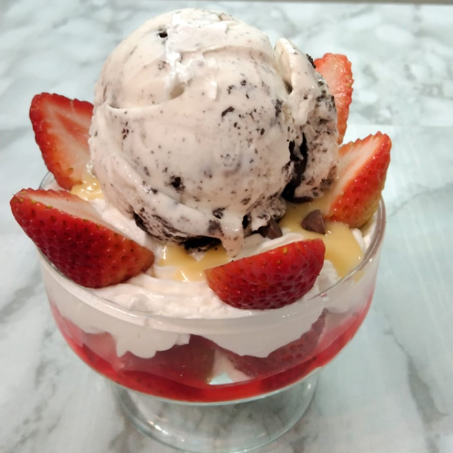 Fresas con Crema y helado