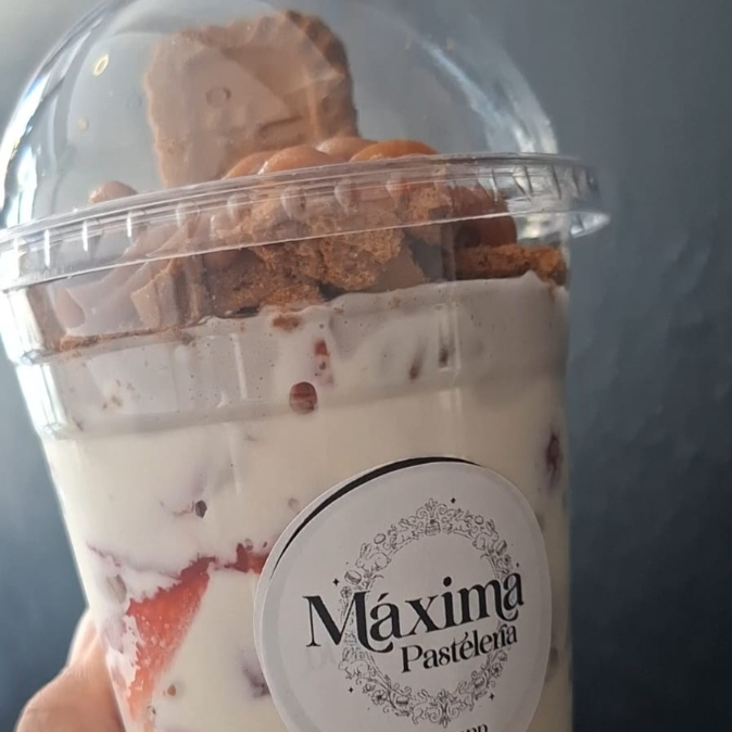 Fresas con Crema y Lotus Biscoff
