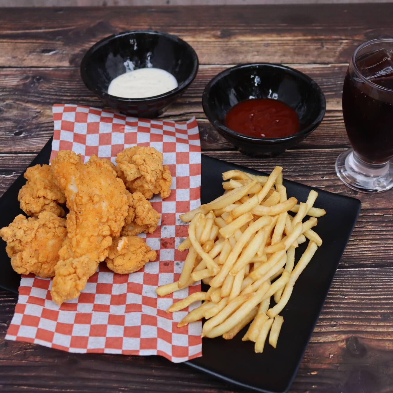 Combo 250 gr Boneless, Papas y Refresco