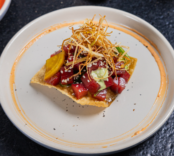 Tostada Poke de Atún (1 pza)