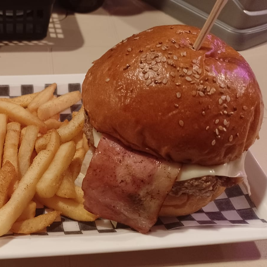 HAMBURGUESA PORKYBURGER EN COMBO