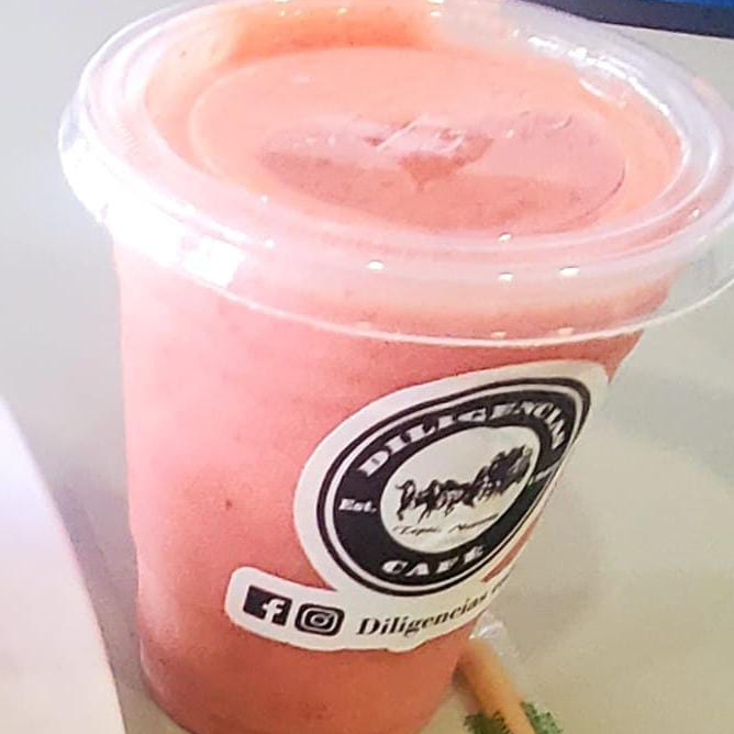 Smoothie de Fresa, Plátano, Blueberry y Manzana