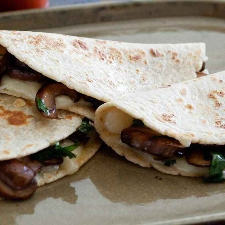 QUESADILLAS CHAMPIÑONES