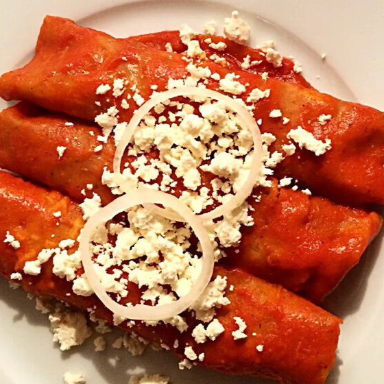 4 Enchiladas de Queso Panela y Salsa
